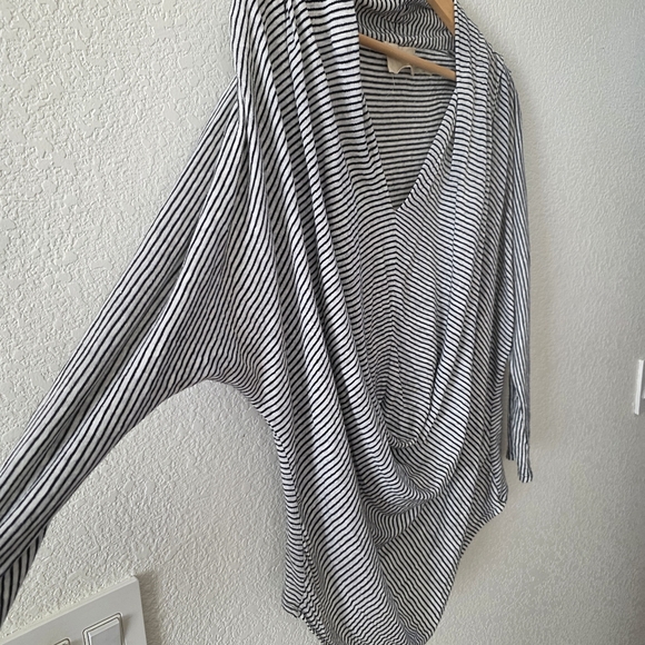 Alice + Olivia AIR Striped Linen Blend V-neck Draped Long Sleeve Top L - Picture 7 of 11